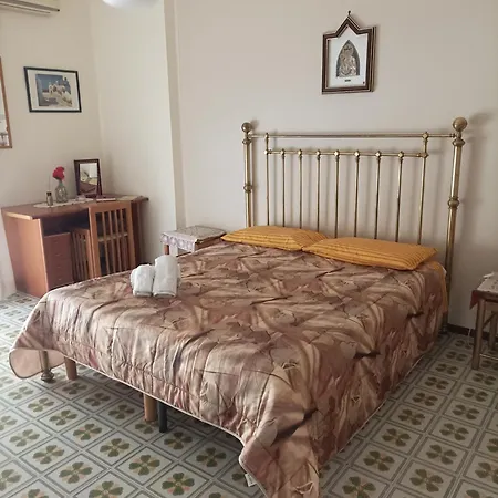 Signorile In Condominio Rallo