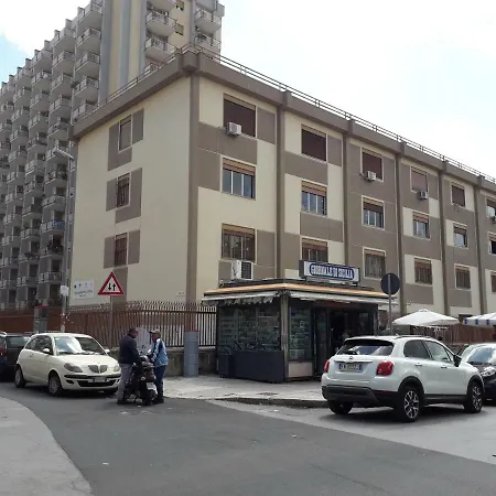 Homestay Signorile In Condominio Rallo Palermo